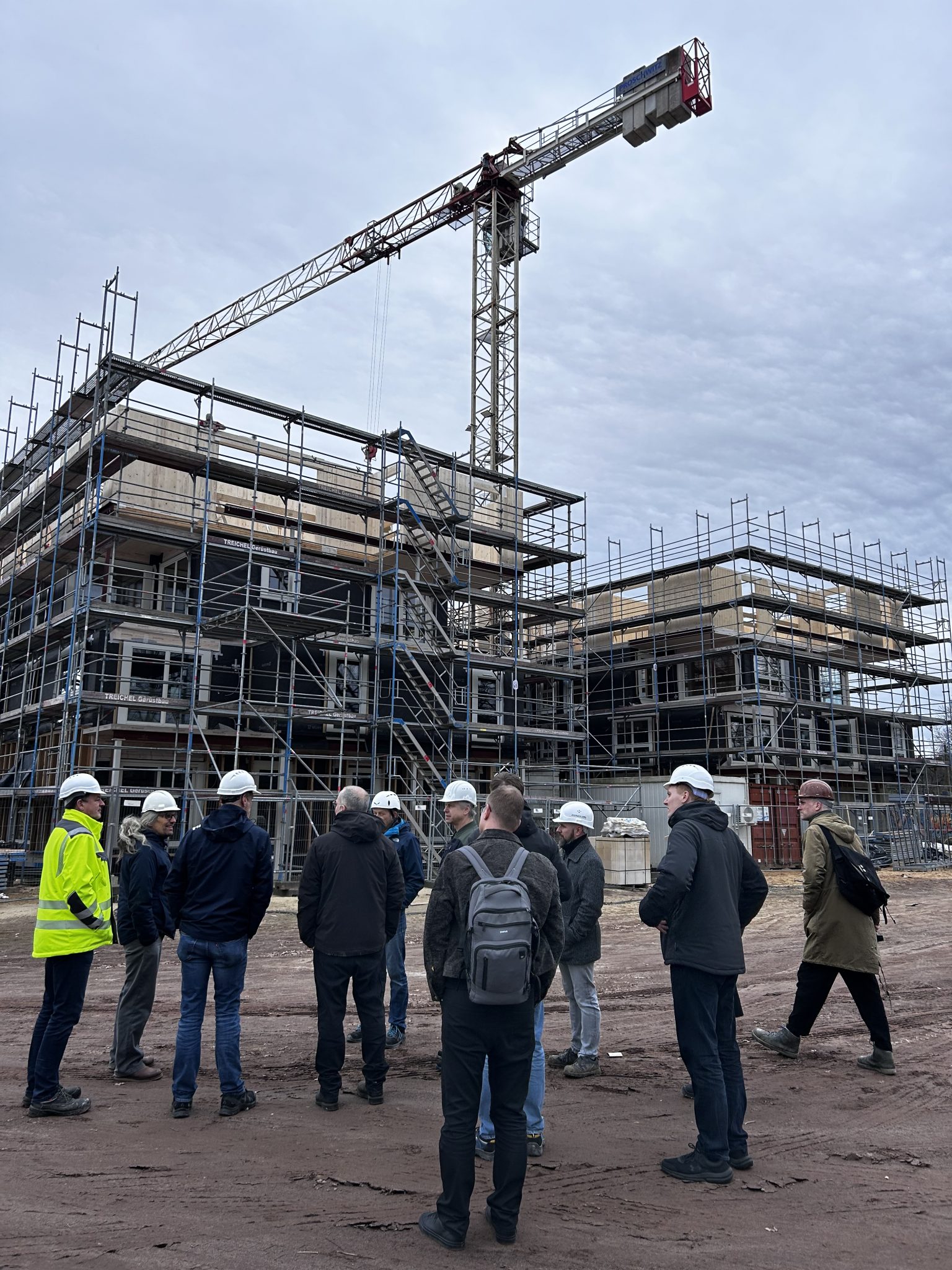 Baustellenbegehung “Baumhaus Altona” am 26.02.2025 – Holzbau-Netzwerk ...